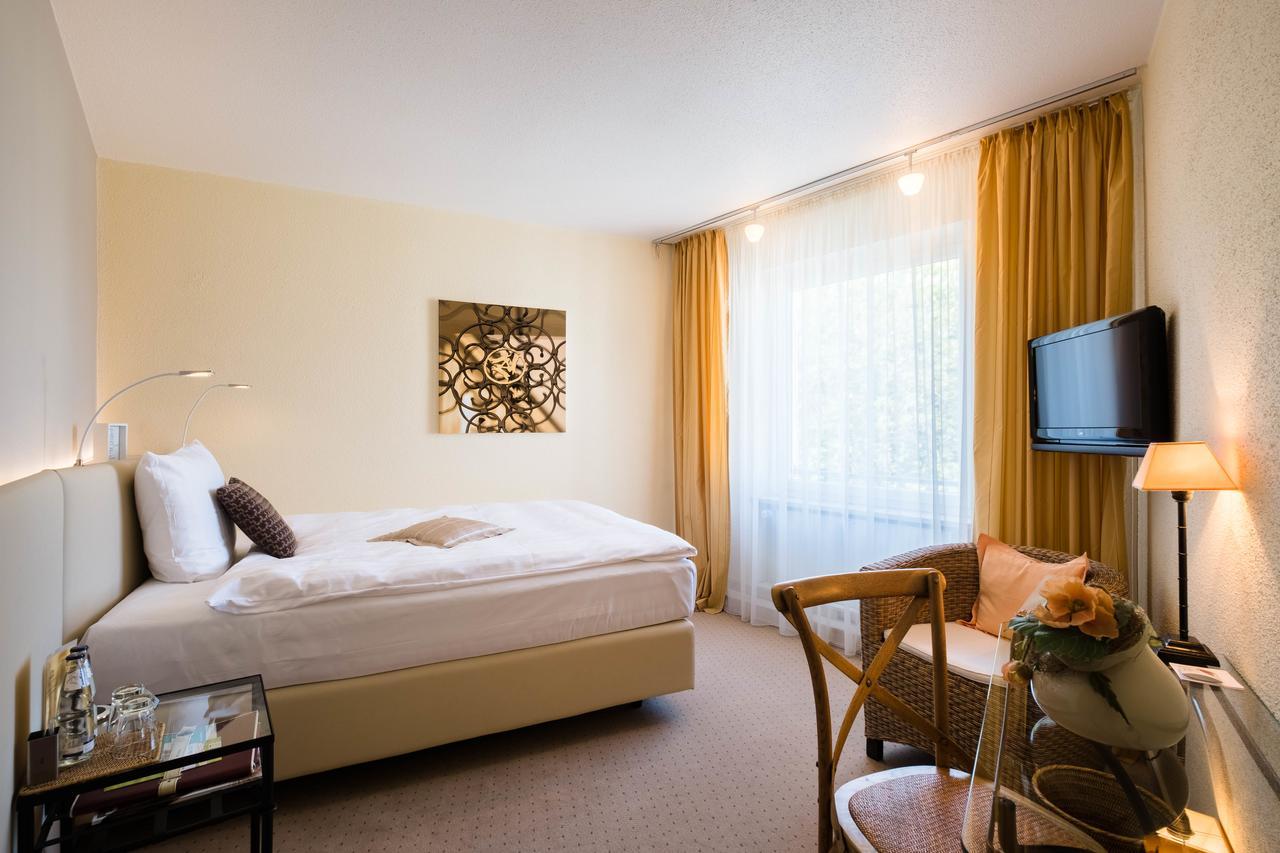 Hotel Zur Muehle Падерборн Екстериор снимка